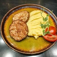 Куриные котлетки с пюре в Атлант Sky