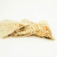 Кесадия с куриным филе и грибами в Координаты