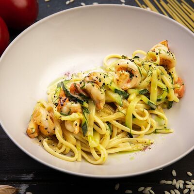 Спагетти с креветками и цукини в Babbo family cafe по цене 950 ₽