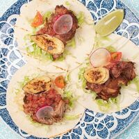 Платано Пибиль в Pico Taqueria