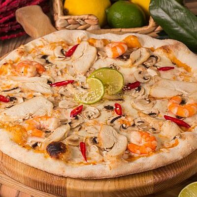 Пицца Том Ям большая в Луиджи & Тосё по цене 659