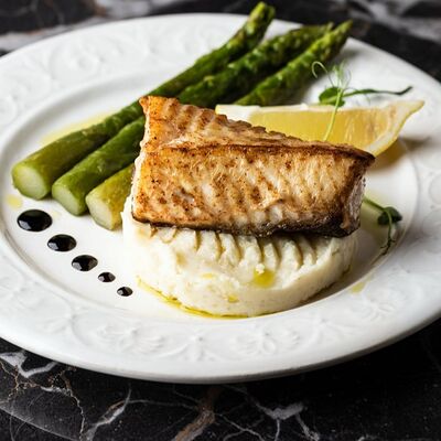 Стейк из тунца со спаржей в Sesilia по цене 1470