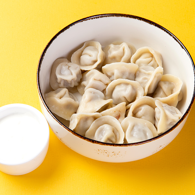 Пельмени из говядины со сметаной в Handy Place по цене 235 ₽