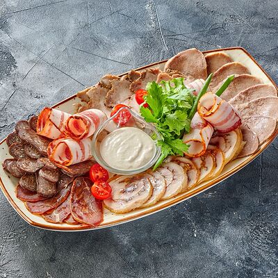 Ассорти мясное в Менуа по цене 1100 ₽