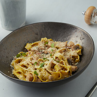 Паста с курицей в Блеск по цене 340