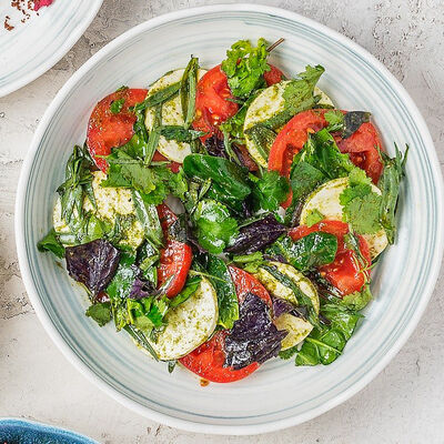 Салат Квелли с томатами в Двор Помидор по цене 490