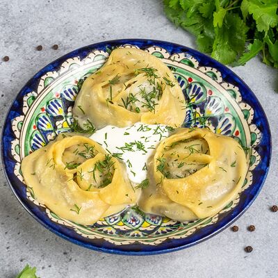 Манты с рубленой говядиной в Центр Плова по цене 399 ₽