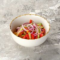 Салат Ачик-чичук в Casa Mia Халва Тсуру