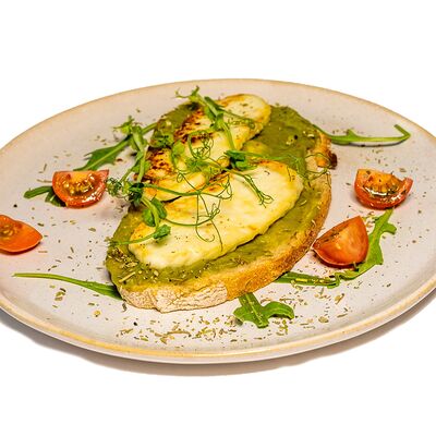 Брускетта с жареным сыром и авокадо в The art cafe по цене 365 ₽