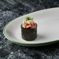 Запеченные суши тунецв Суши в бутылке