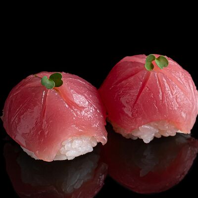 Темари с тунцом в Lucky fish по цене 90 ₽