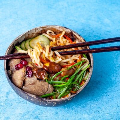 Удон со свининой по-тайски в Sushi Guru по цене 1249 ₽