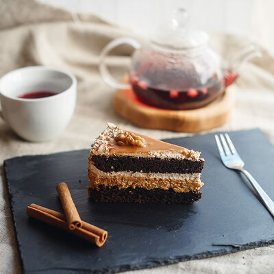 Сникерс в Белый Фартук по цене 189 ₽