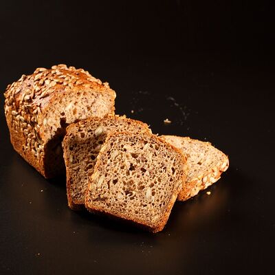 Пшеничный Многозерновой в Пекарь Хлебов по цене 325 ₽