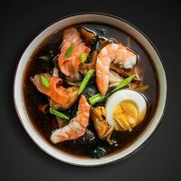 Рамен с морепродуктами в Soup & Wok