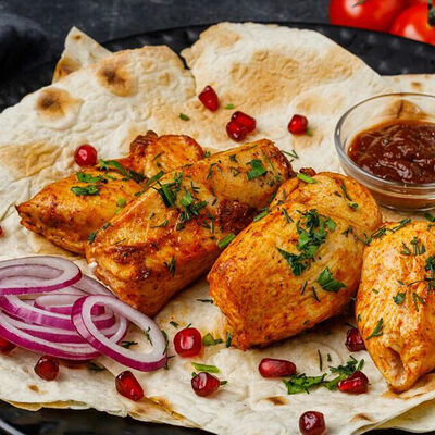 Шашлык из куриной грудки в Мангал холл по цене 870 ₽