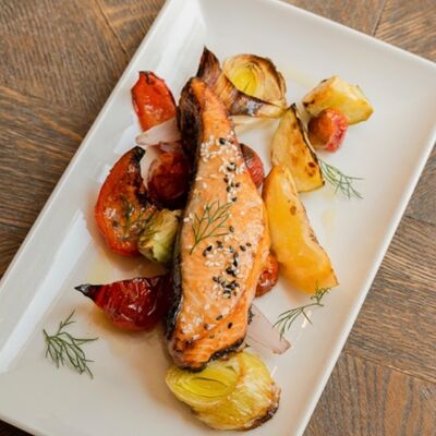 Лосось с овощами в Поль Бейкери по цене 1800 ₽