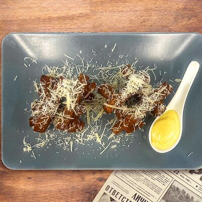 Чесночные гренки с пармезаном в СCCP по цене 180 ₽