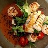 Салат с тигровыми креветками и кальмарами гриль в Олимпия food по цене 685