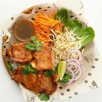 Тайская курица с лапшой Бун Га в Yay Thai