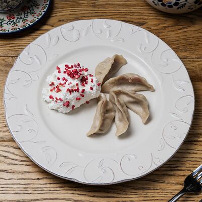 Вареники с вишней и взбитым кремом в Ресторан-сыроварня Брынза по цене 490