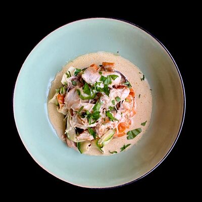 Овощное папарделли с куриным филе в сливочном соусе в Сохо по цене 630