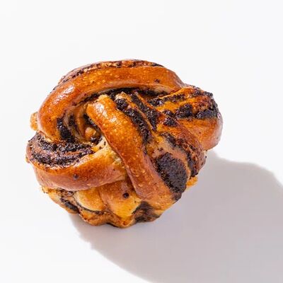 Булка с маком в Парадная булка по цене 240 ₽