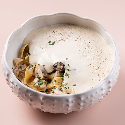 Феттучинне с белыми грибами в Avgust13 по цене 940 ₽