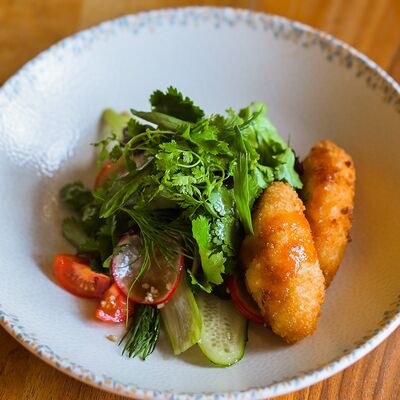 Салат с куриными боллами в Дюшес по цене 520