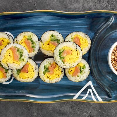 Кимпаб с сёмгой в Samgepo Korean Food по цене 2750 ₸