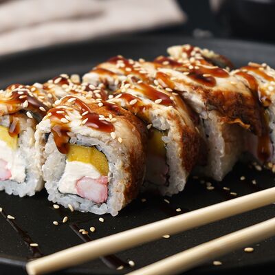 Роллы Угорь-манго в Хорошие руки - Роллы по цене 1050 ₽