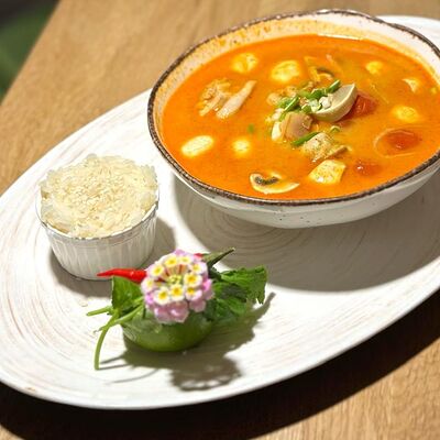 Том ям с креветками и осьминогомв Усадьба по цене 780 ₽