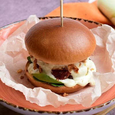 Блю чиз бургер в Самое популярное кафе по цене 710