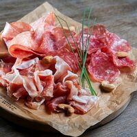 Мясное плато в Only Wine