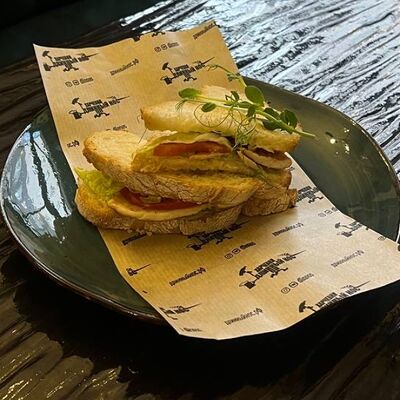 Сэндвич Цезарь в Длинный нос по цене 310 ₽