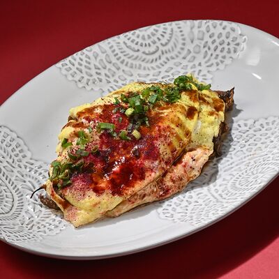 Жареная лапша с уткой и омлетом в Ики изакая по цене 520 ₽