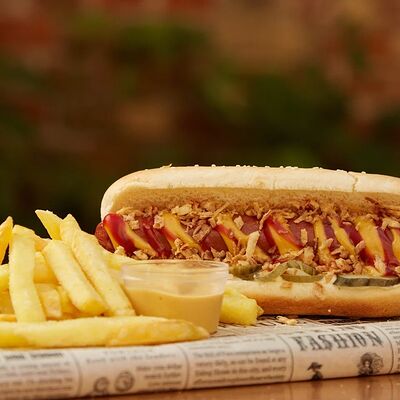 Комбо Хот-дог говяжий, картофель и соус в Пресня Бургер по цене 560 ₽