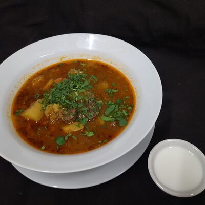 Суп-гуляш в Три перца по цене 390 ₽