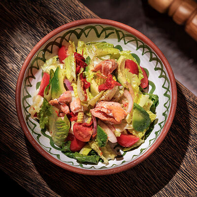 Андалузский салат, копченая форель в Saray по цене 1750 ₽