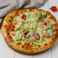 Пицца Цезарь с креветками в Massimo Pizzeri