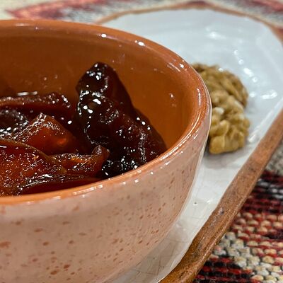 Домашнее варенье из айвы в Хинкальная по цене 240 ₽