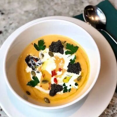 Тыквенный крем с сыром страчателла в Tin по цене 620 ₽