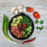 Поке-боул с тунцом в Umami