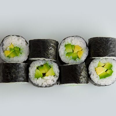 Маки с авокадо в Mad Chicken по цене 300 ₽