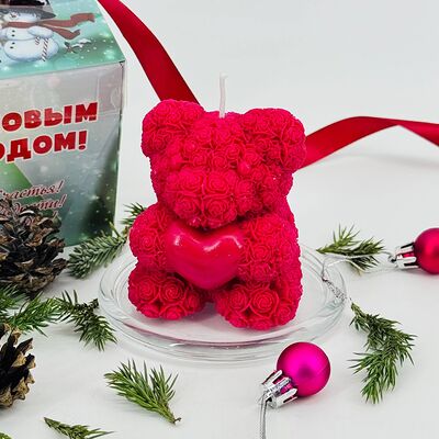 Ароматическая свеча Мишка из роз с сердцем ручная работа на новый год в Дарите красиво по цене 2790 ₽