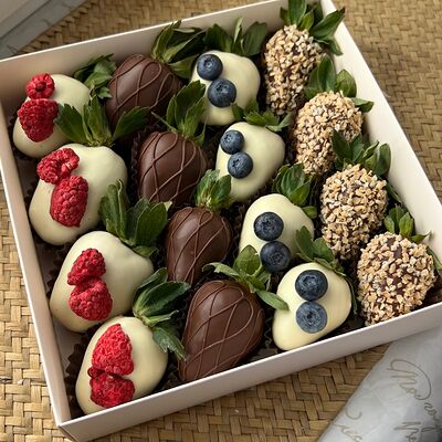 Клубника в шоколаде Цветы в Jannat berry по цене 3299 ₽