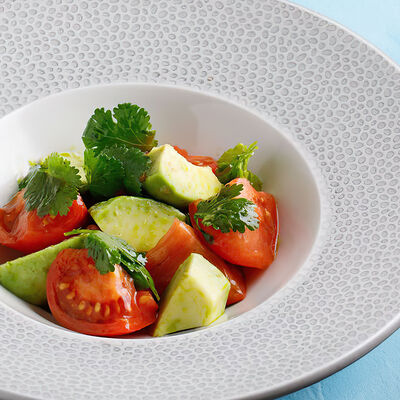 Салат из томатов и авокадо в Терраса по цене 850 ₽