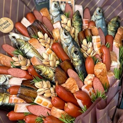 Букет Мясной с рыбой №8 в Букет Альфред I клубника в шоколаде и букеты по цене 4690 ₽