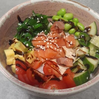 Поке с лососем в Black Hot Coffee по цене 770 ₽