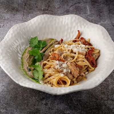 Паста с цыпленком и мусом из белых грибов в Duran Bar & Grill по цене 765 ₽